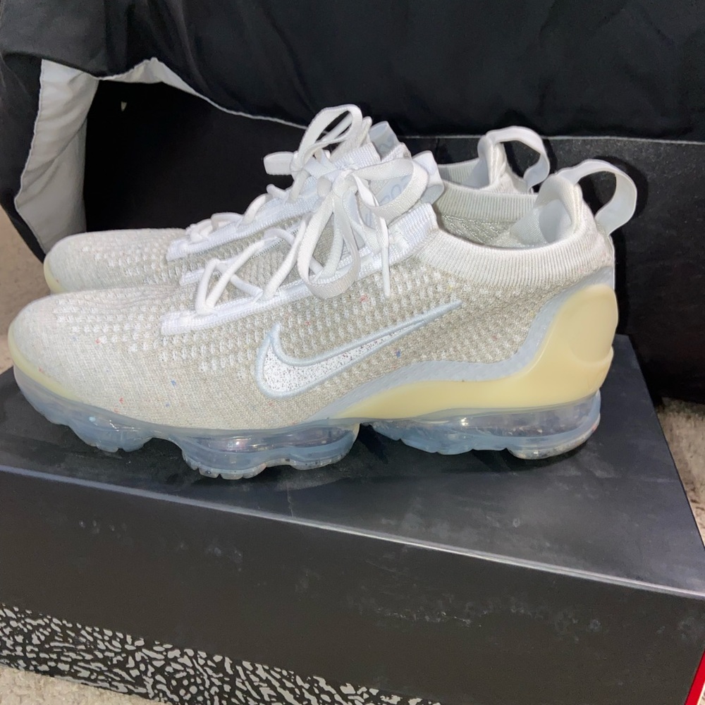 Nike women’s air vapor max